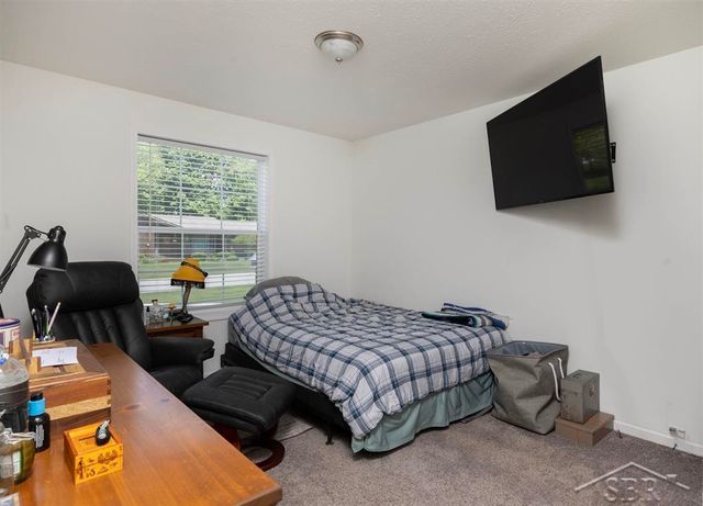 531 W Myrtle Street, Edenville Twp, MI 48657