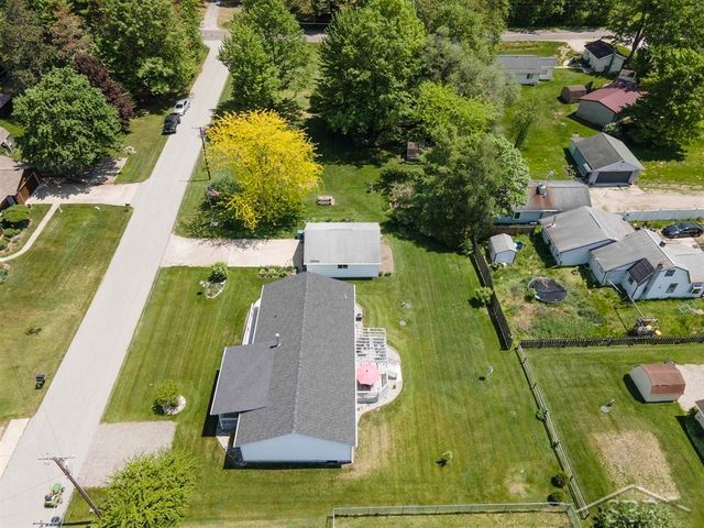 531 W Myrtle Street, Edenville Twp, MI 48657