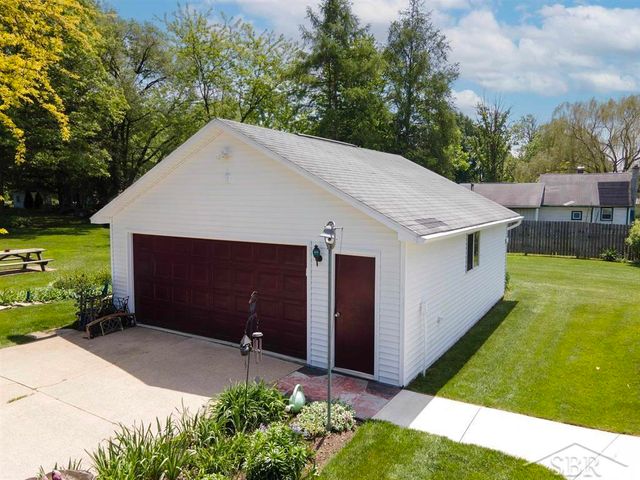 531 W Myrtle Street, Edenville Twp, MI 48657