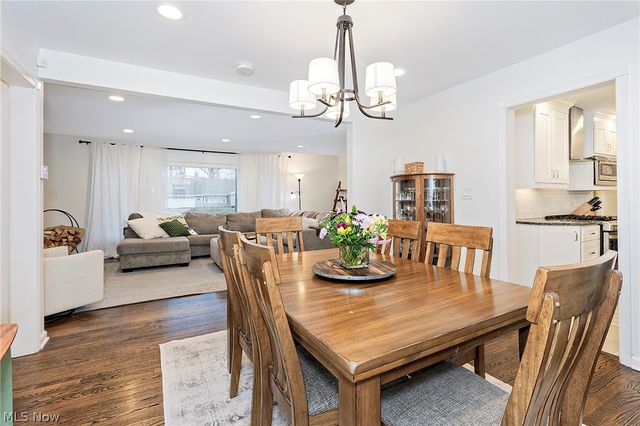 16237 Forest Hills Boulevard, Cleveland Heights, OH 44112