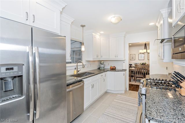 16237 Forest Hills Boulevard, Cleveland Heights, OH 44112