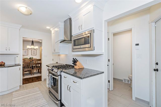 16237 Forest Hills Boulevard, Cleveland Heights, OH 44112