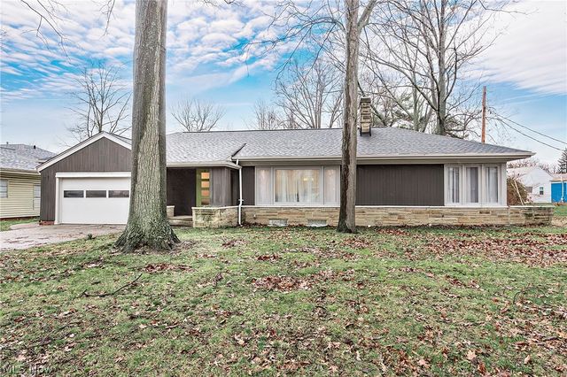 16237 Forest Hills Boulevard, Cleveland Heights, OH 44112