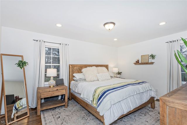 16237 Forest Hills Boulevard, Cleveland Heights, OH 44112