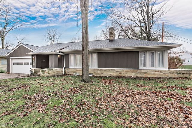 16237 Forest Hills Boulevard, Cleveland Heights, OH 44112