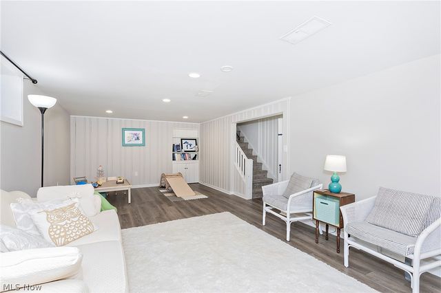 16237 Forest Hills Boulevard, Cleveland Heights, OH 44112