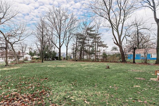 16237 Forest Hills Boulevard, Cleveland Heights, OH 44112