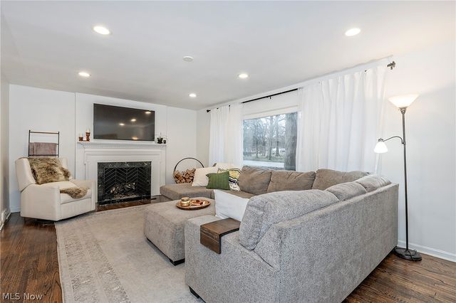 16237 Forest Hills Boulevard, Cleveland Heights, OH 44112