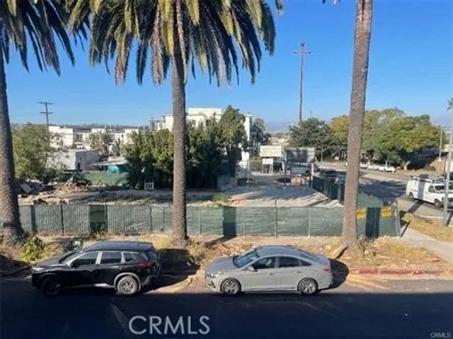 7323 Crenshaw, Los Angeles, CA 90043