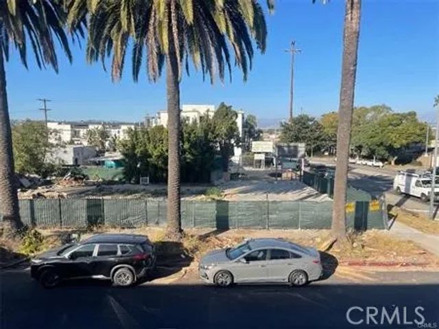 7323 Crenshaw, Los Angeles, CA 90043