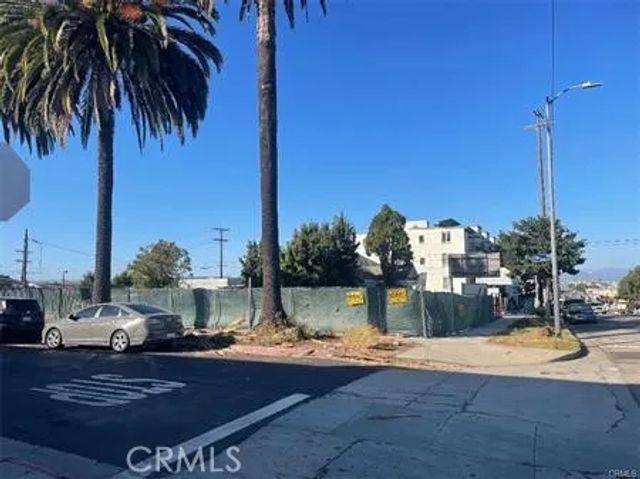 7323 Crenshaw, Los Angeles, CA 90043