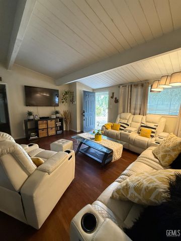 207 N Stine Road, Bakersfield, CA 93309