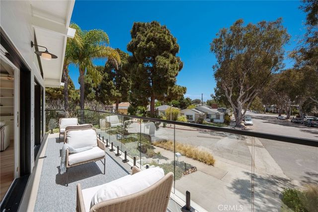 8231 W 83rd Street, Playa Del Rey, CA 90293