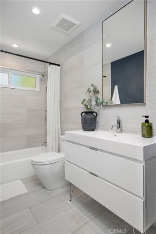 8231 W 83rd Street, Playa Del Rey, CA 90293