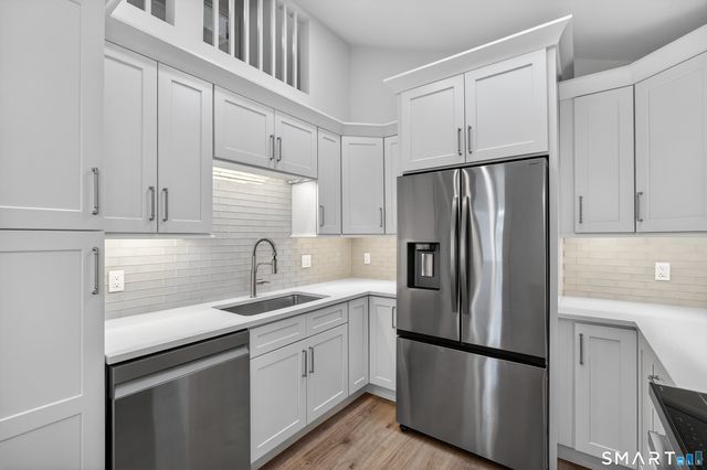 37 Hewitt Road B6, Stonington, CT 06355