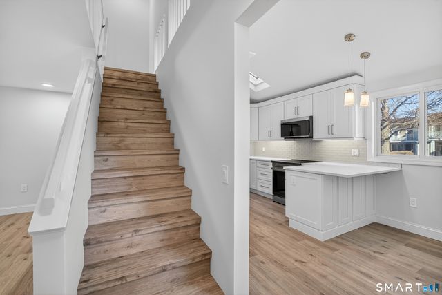 37 Hewitt Road B6, Stonington, CT 06355