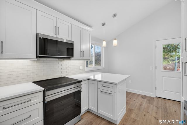 37 Hewitt Road B6, Stonington, CT 06355