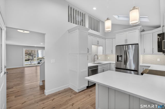 37 Hewitt Road B6, Stonington, CT 06355