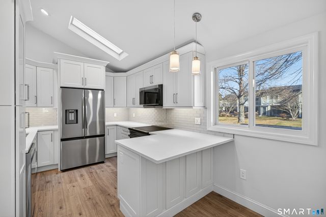 37 Hewitt Road B6, Stonington, CT 06355