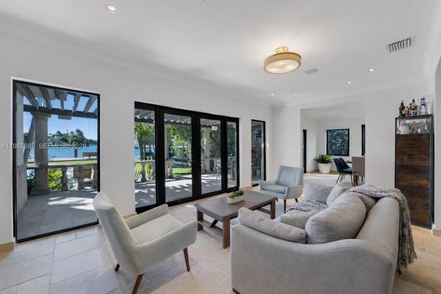 744 Lakeview Dr, Miami Beach, FL 33140