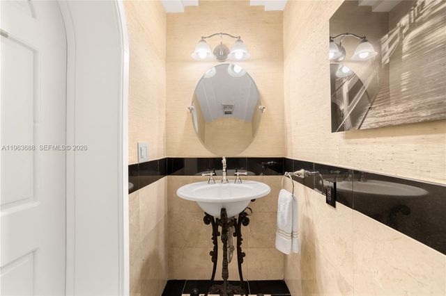 744 Lakeview Dr, Miami Beach, FL 33140