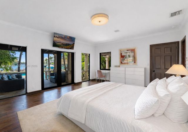 744 Lakeview Dr, Miami Beach, FL 33140