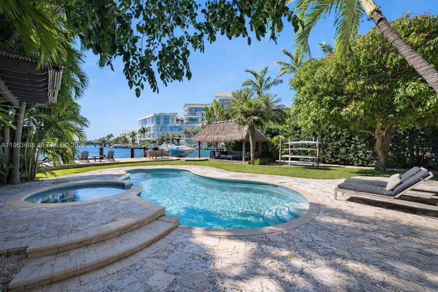 744 Lakeview Dr, Miami Beach, FL 33140