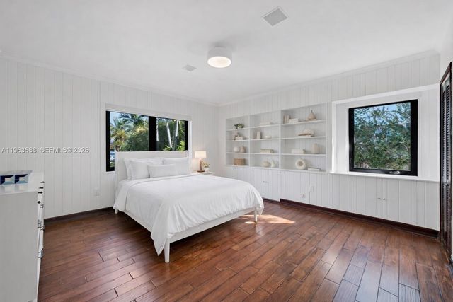 744 Lakeview Dr, Miami Beach, FL 33140