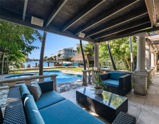 744 Lakeview Dr, Miami Beach, FL 33140