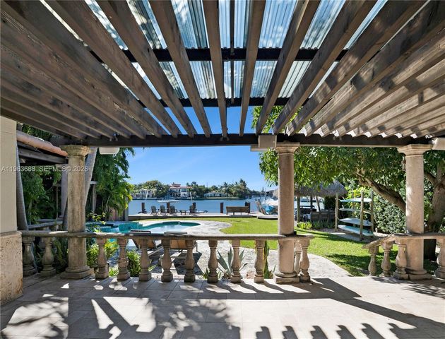 744 Lakeview Dr, Miami Beach, FL 33140