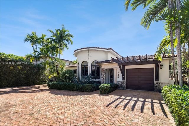 744 Lakeview Dr, Miami Beach, FL 33140