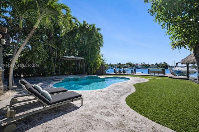 744 Lakeview Dr, Miami Beach, FL 33140