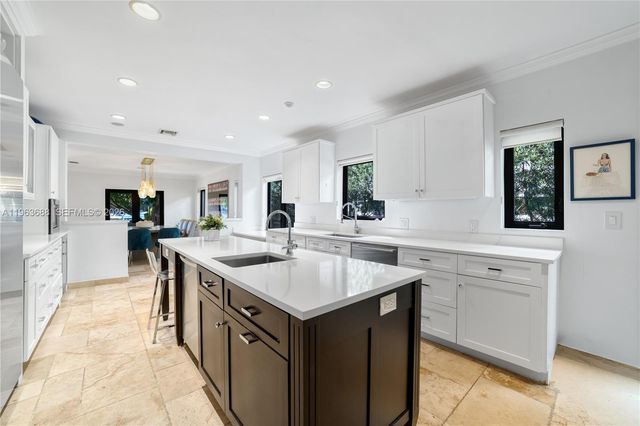 744 Lakeview Dr, Miami Beach, FL 33140