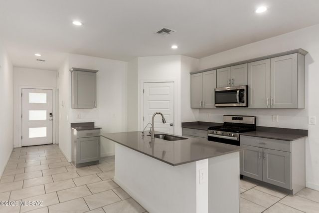 12727 E Joffroy Drive, Vail, AZ 85641