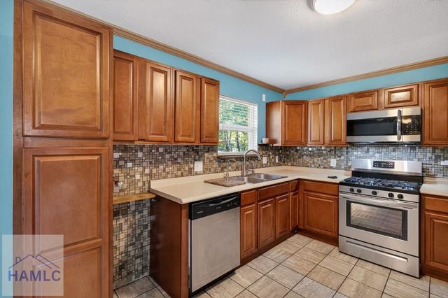 241 Deerwood Drive, Hinesville, GA 31313