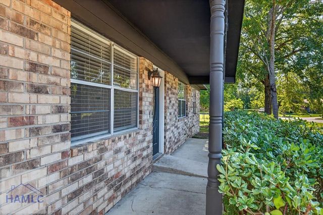 241 Deerwood Drive, Hinesville, GA 31313