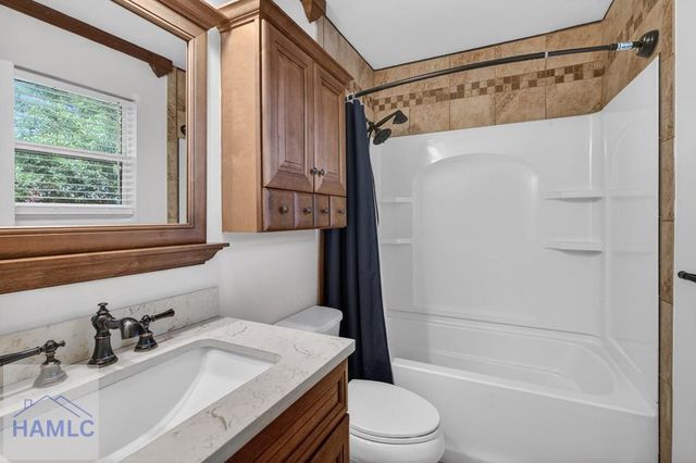 241 Deerwood Drive, Hinesville, GA 31313
