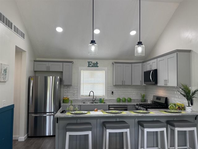 253 Greenwood Avenue, Battle Creek, MI 49037