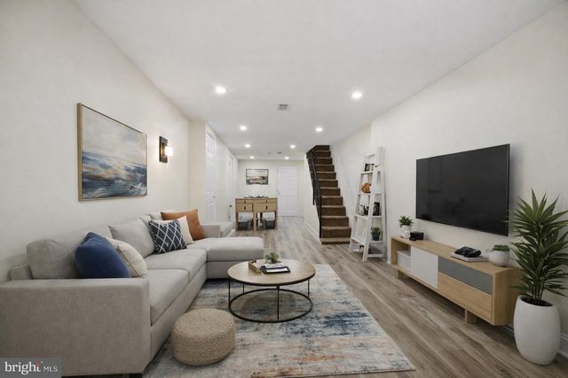 6528 N 16TH ST N, Philadelphia, PA 19126