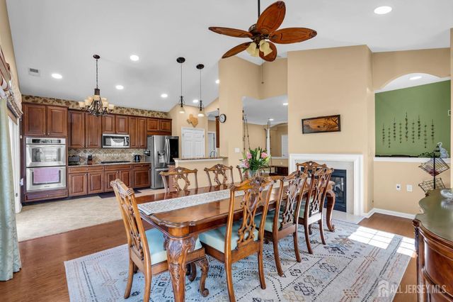 10 Nappa Court, Monroe, NJ 08831