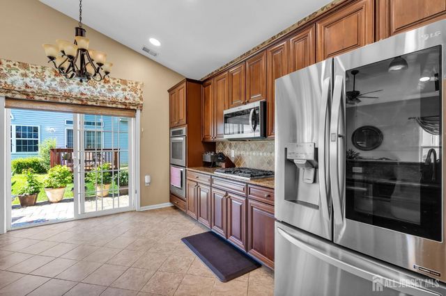 10 Nappa Court, Monroe, NJ 08831