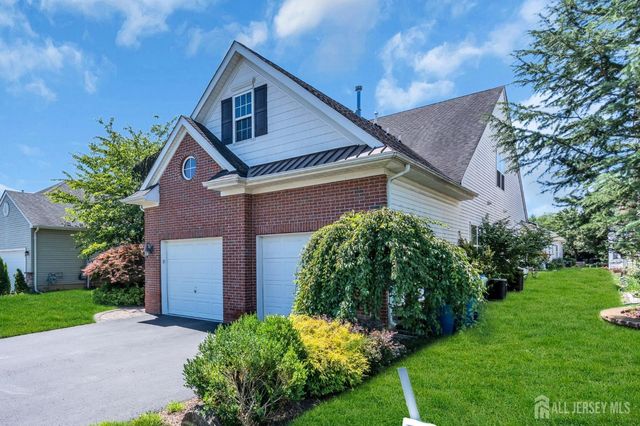 10 Nappa Court, Monroe, NJ 08831