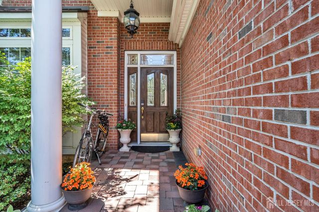10 Nappa Court, Monroe, NJ 08831