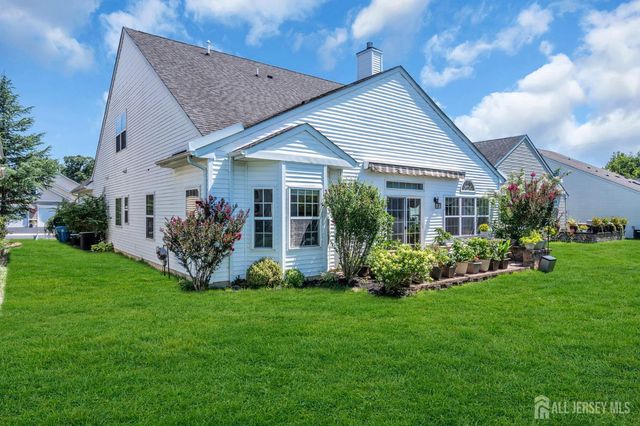 10 Nappa Court, Monroe, NJ 08831