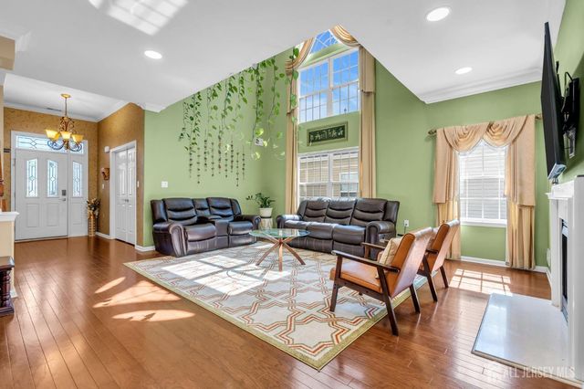 10 Nappa Court, Monroe, NJ 08831