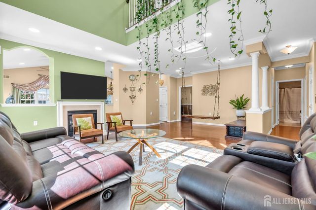 10 Nappa Court, Monroe, NJ 08831