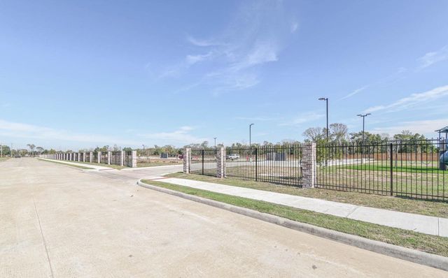 500 Legacy 405, Alvin, TX 77511