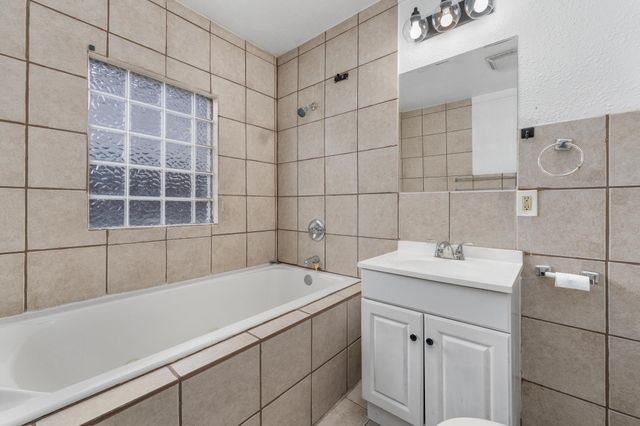 1939 S Ida St, Wichita, KS 67211