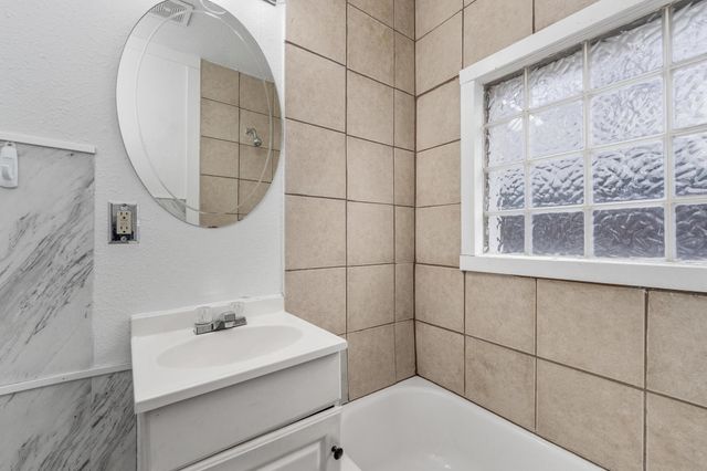 1939 S Ida St, Wichita, KS 67211