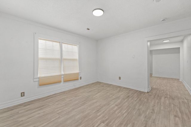 1939 S Ida St, Wichita, KS 67211